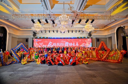 辰龙闹元宵丨舞龙翻飞 ，，，，，，战鼓铿锵，，，，，，擂响高质量发展奋进号角