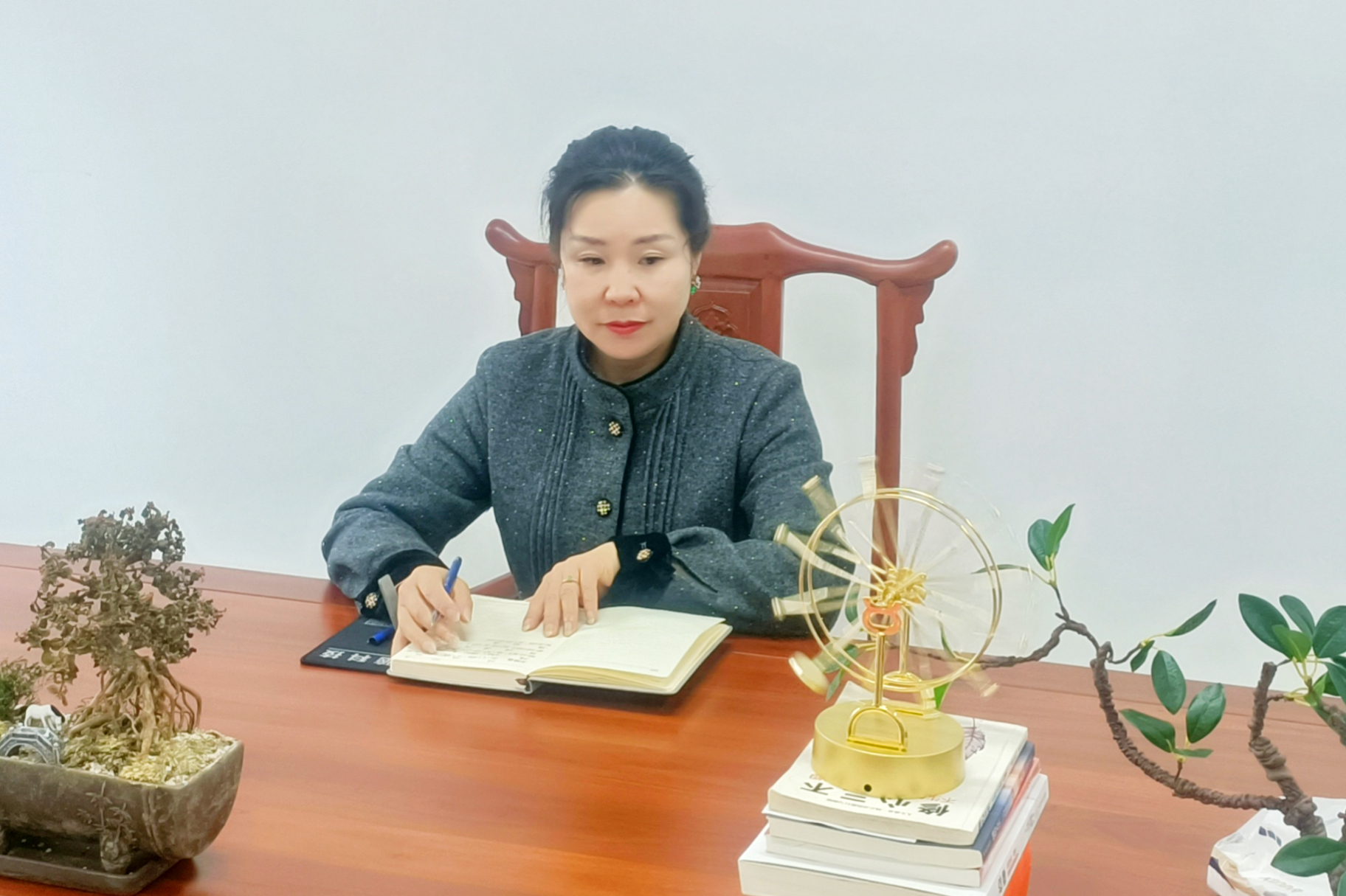 真正的酷爱，，，，，，铸就销售女王——访z6尊龙电缆营销经理杨华